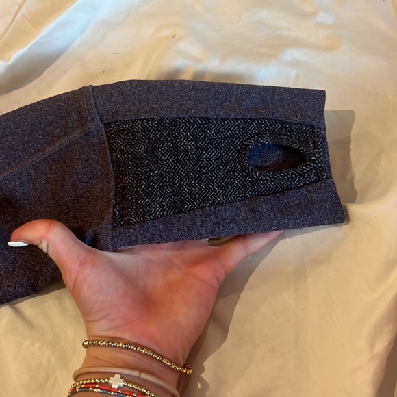 Lululemon hooded jacket, size 6 - Picture 5 of 5